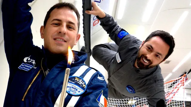 Fire in ZERO-G!! thumbnail