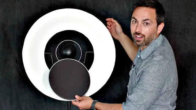 How to Understand What Black Holes Look Like thumbnail